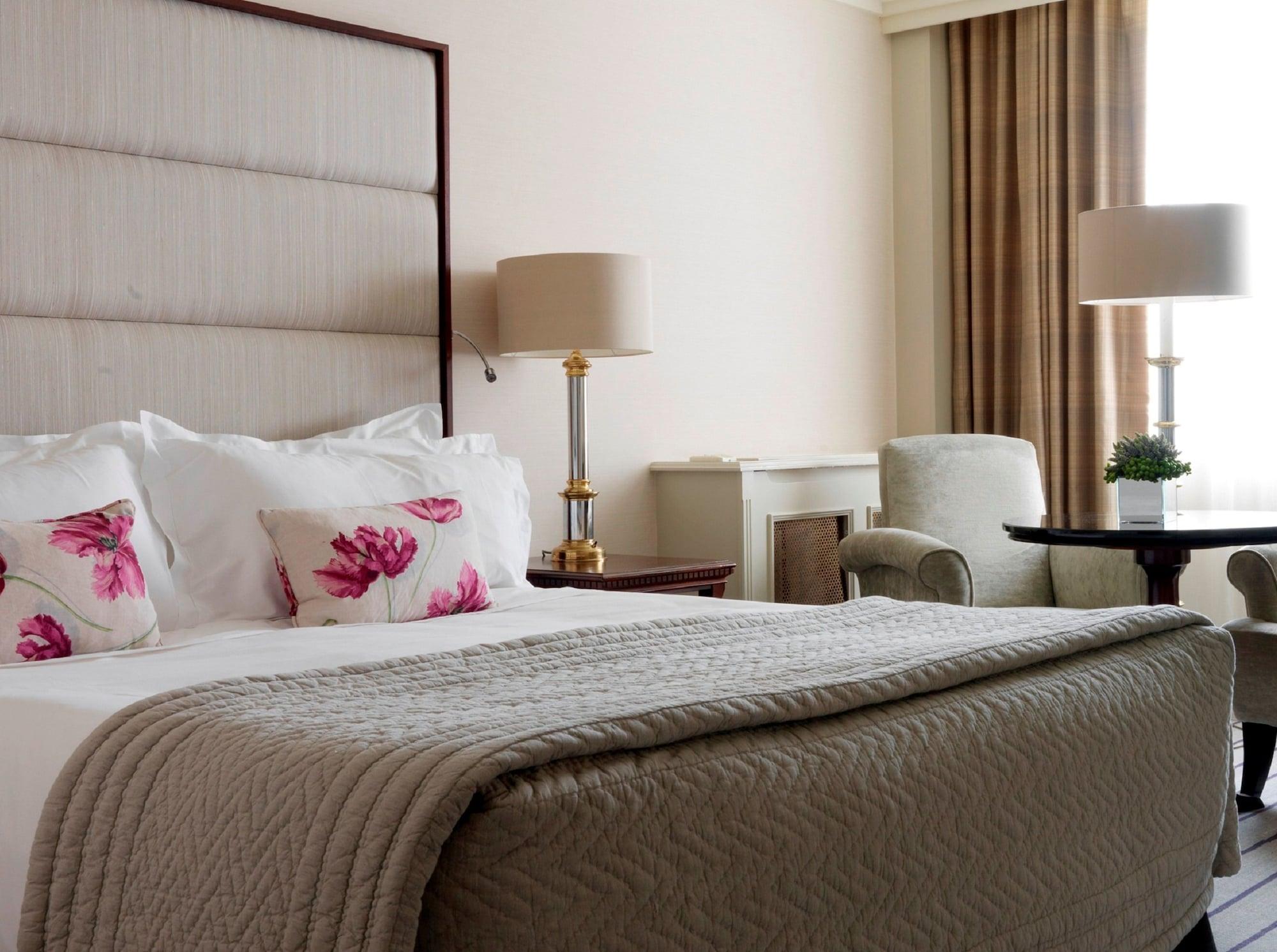 韦斯特伯里酒店 都柏林 外观 照片 A bedroom at the hotel