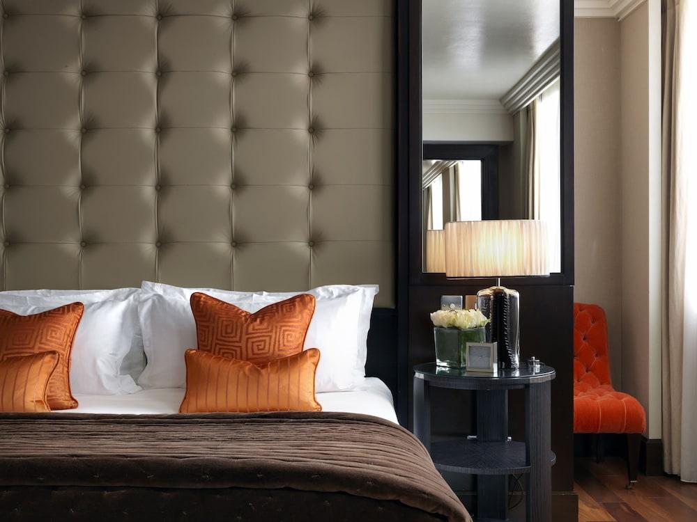 韦斯特伯里酒店 都柏林 外观 照片 A bedroom at The Mayfair Collection