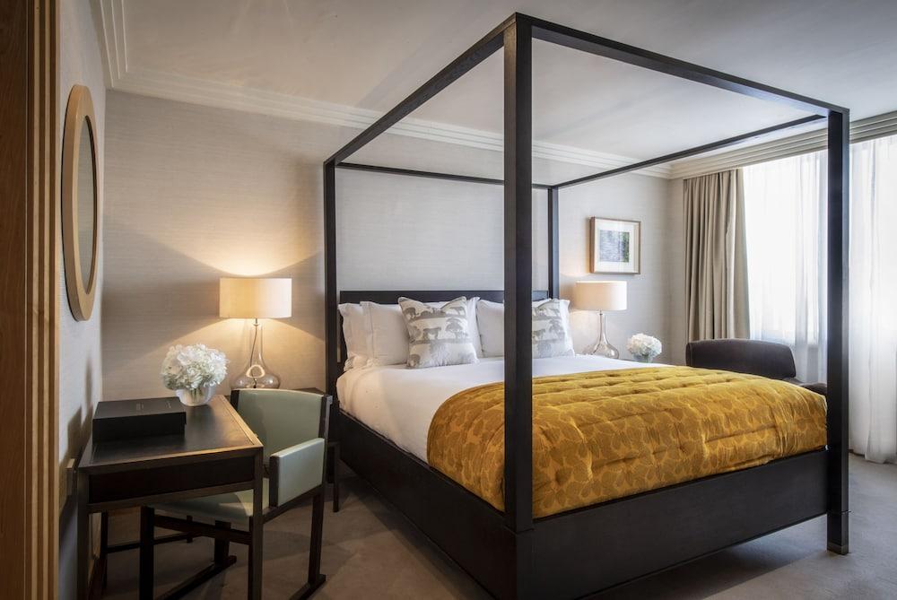 韦斯特伯里酒店 都柏林 外观 照片 A bedroom at The Mitre