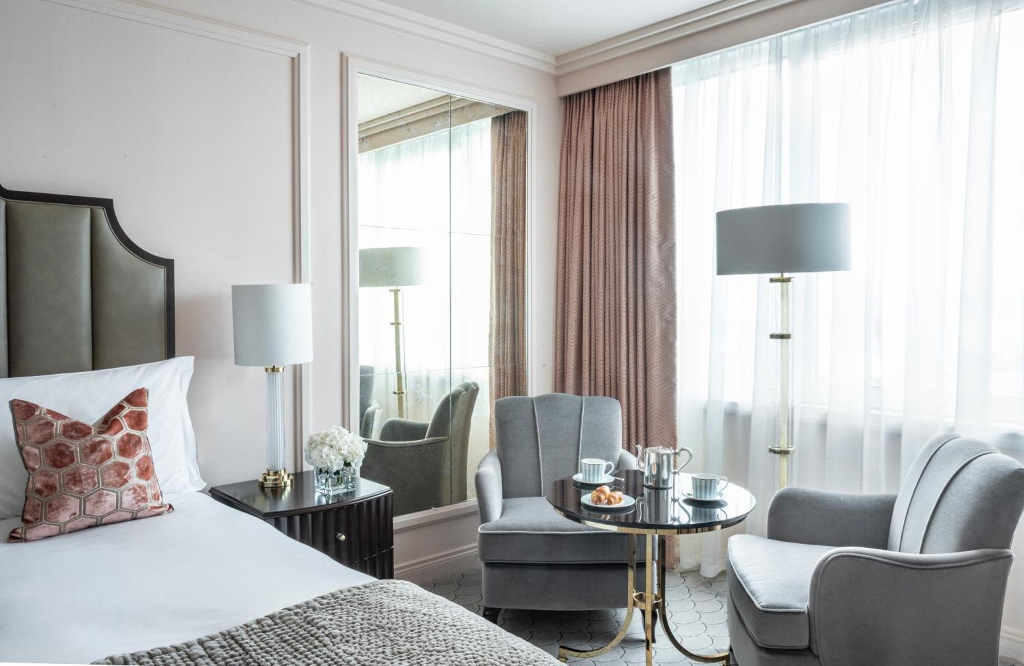 韦斯特伯里酒店 都柏林 外观 照片 A room at The Dorchester