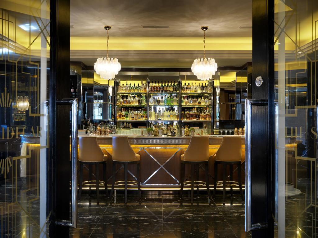 韦斯特伯里酒店 都柏林 外观 照片 The bar at the Savoy