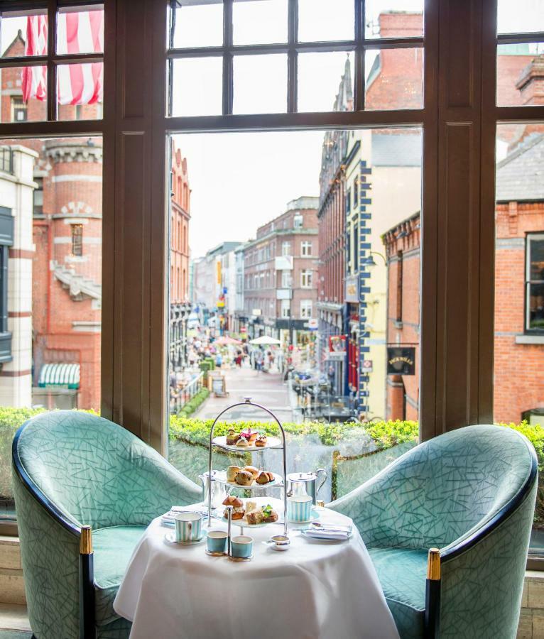 韦斯特伯里酒店 都柏林 外观 照片 Afternoon tea at the Midland Hotel, Manchester